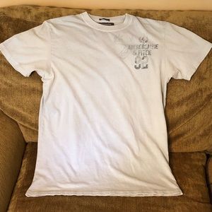 L Abercrombie gray t-shirt